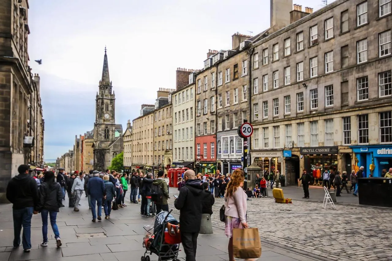 Silver Lining-Royal Mile Apartments Edinburg