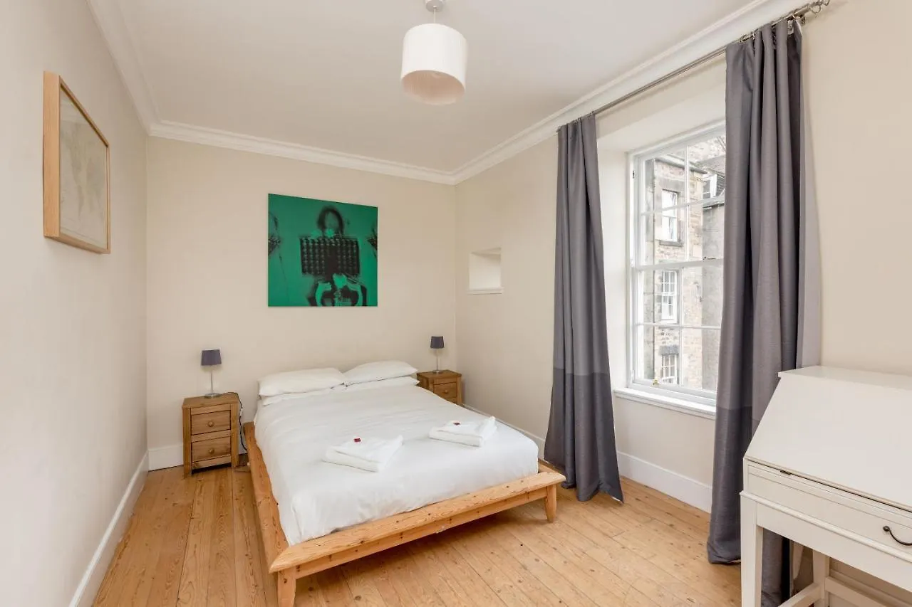 Silver Lining-Royal Mile Apartments Edinburg