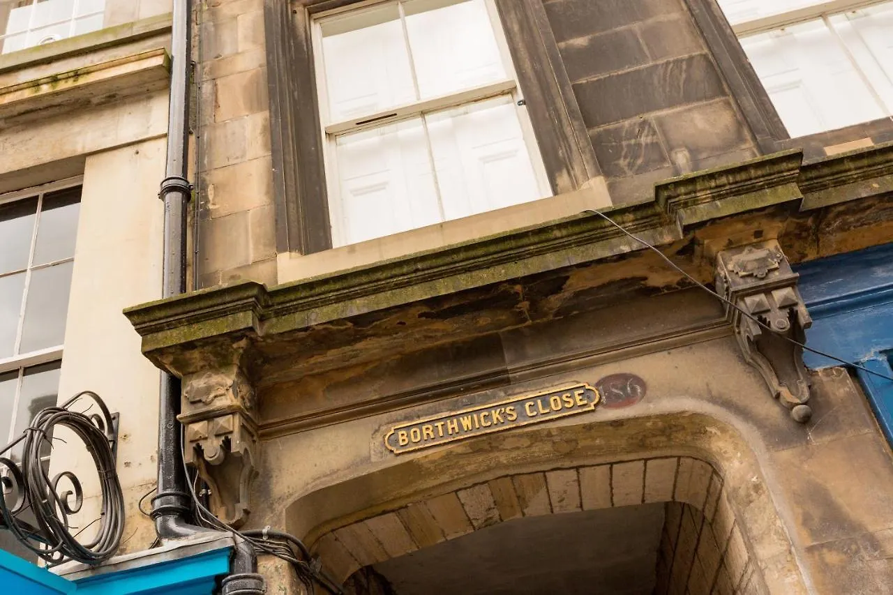 Silver Lining-Royal Mile Apartments Edinburg
